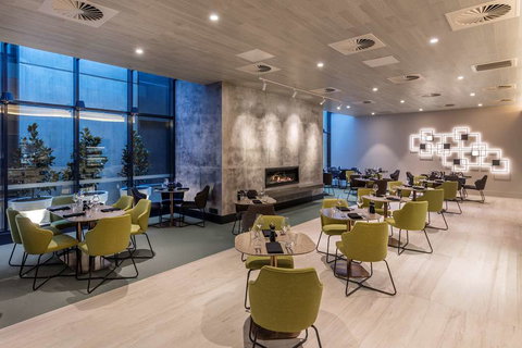 Deco Hotel - Accommodation NSW 4