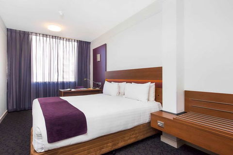 Quality Hotel Ambassador Perth - Accommodation NSW 4