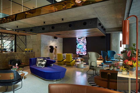 QT Melbourne - Accommodation NSW 1
