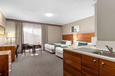 Quality Hotel Dickson - Accommodation NSW 6