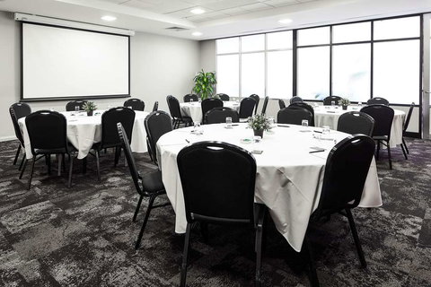 Quality Hotel Dickson - Accommodation NSW 10