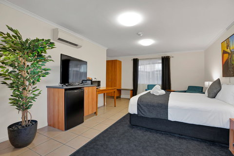 Windmill Motel And Events Centre - Accommodation NSW 2
