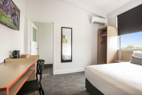 Camp Hill Hotel - Accommodation NSW 2