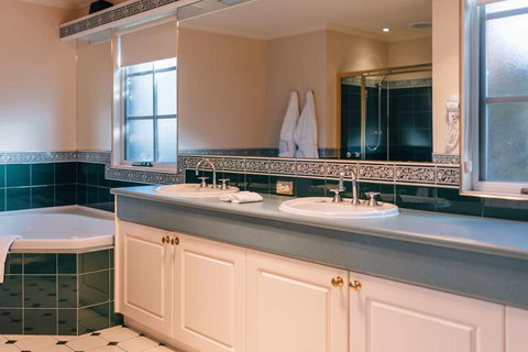 Country Club Villas - Accommodation NSW 2