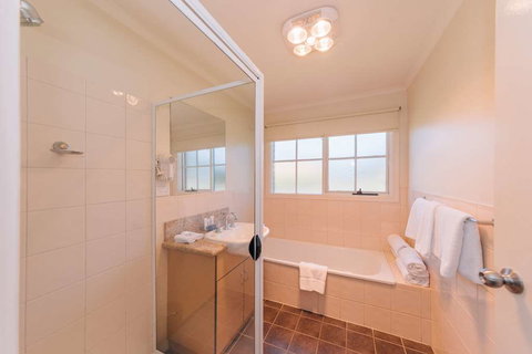 Country Club Villas - Accommodation NSW 5