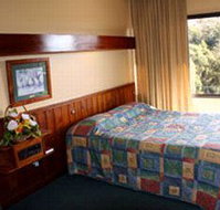 Village Family Motor Inn - Accommodation NSW