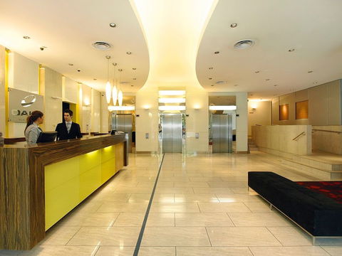 Oaks Embassy - Accommodation NSW 1