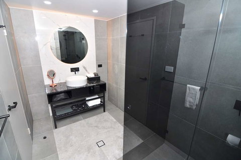 Deco Hotel - Accommodation NSW 2