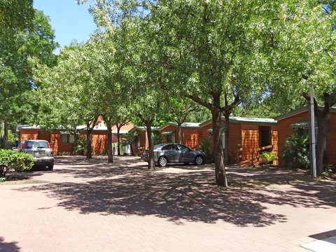 Adelaide Caravan Park - Accommodation NSW 2