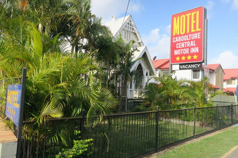 Caboolture Central Motor Inn, SureStay Collection - Accommodation NSW 1