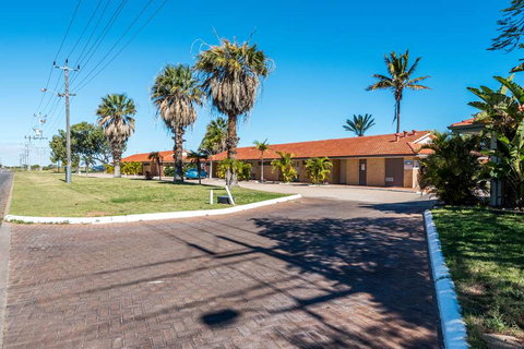 Hospitality Carnarvon, SureStay by BW - Accommodation NSW 1