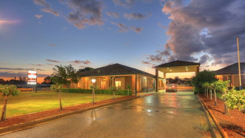 Bushmans Motor Inn - Accommodation NSW 1