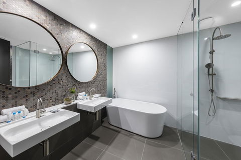 Vibe Hotel Canberra - Accommodation NSW 5