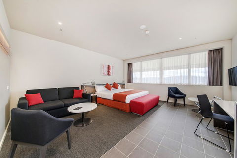 Abode Woden - Accommodation NSW 8