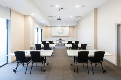 Abode Woden - Accommodation NSW 10