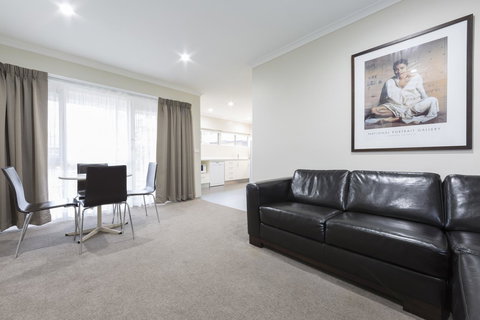 Forrest Hotel & Apartments - Accommodation NSW 39