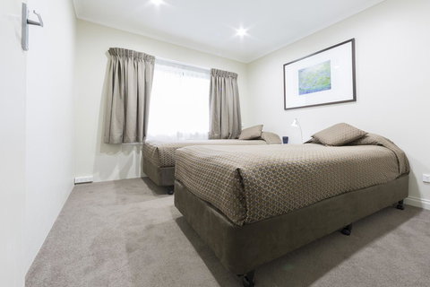 Forrest Hotel & Apartments - Accommodation NSW 15