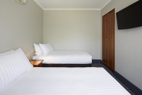 Brassey Hotel - Managed By Doma Hotels - Accommodation NSW 9