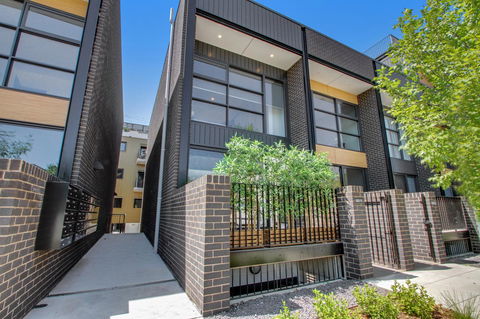 Accommodate Canberra - Parbery - Accommodation NSW 4