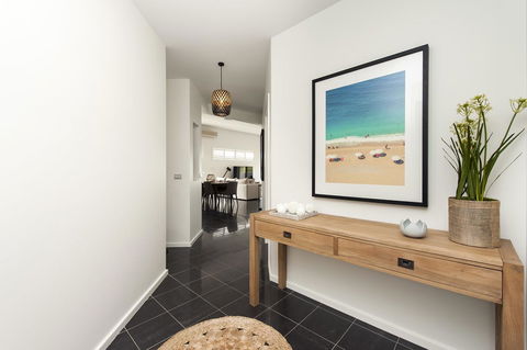 Mollymook Beachfront Penthouse 9 - Accommodation NSW 7