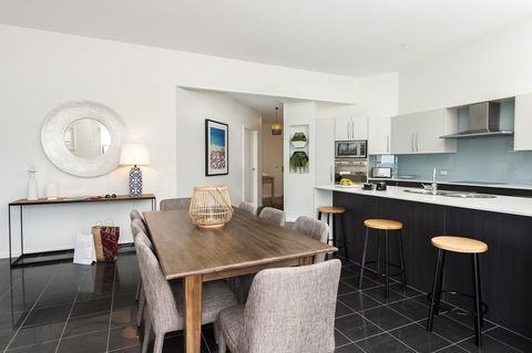 Mollymook Beachfront Penthouse 9 - Accommodation NSW 5