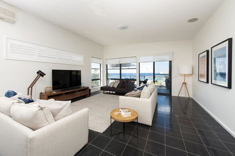 Mollymook Beachfront Penthouse 9 - Accommodation NSW 1
