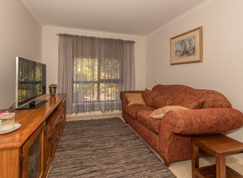Tanunda\'s Magpie House - Accommodation NSW 9