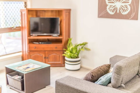 Tanunda\'s Magpie House - Accommodation NSW 14
