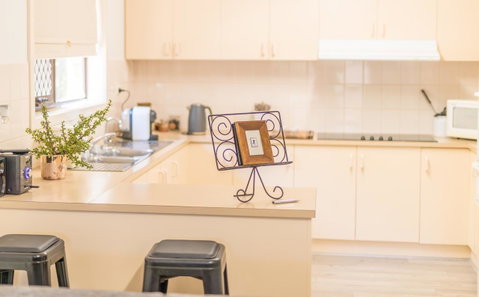 Tanunda\'s Magpie House - Accommodation NSW 11