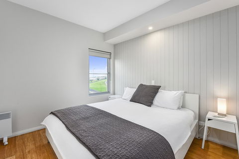 Aloha Waterfront Properties - Accommodation NSW 13