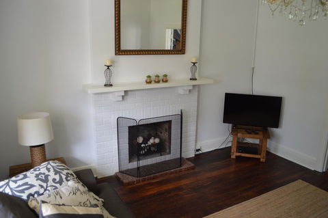 Two Cow Cottage Bed & Breakfast - Accommodation NSW 11