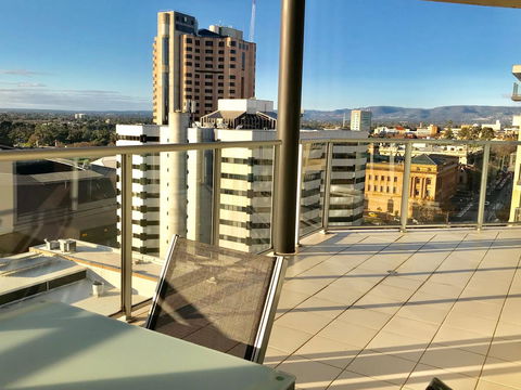 Adelaide DressCircle Apartments - North Terrace - Accommodation NSW 4