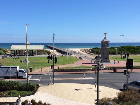 Adelaide - Semaphore Beach Front - Accommodation NSW 25