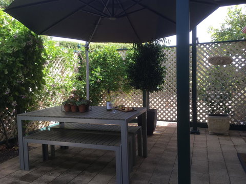 Wine And Roses Bed And Breakfast - Accommodation NSW 3