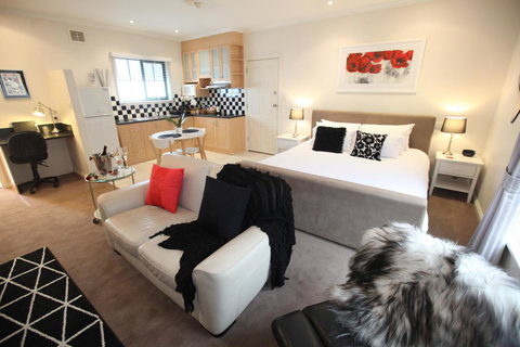 Wine And Roses Bed And Breakfast - Accommodation NSW 9