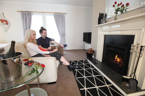 Wine And Roses Bed And Breakfast - Accommodation NSW 8