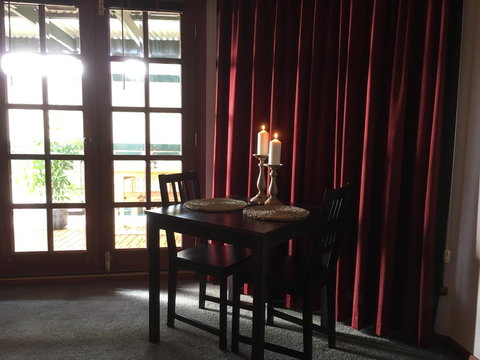 Wine And Roses Bed And Breakfast - Accommodation NSW 33