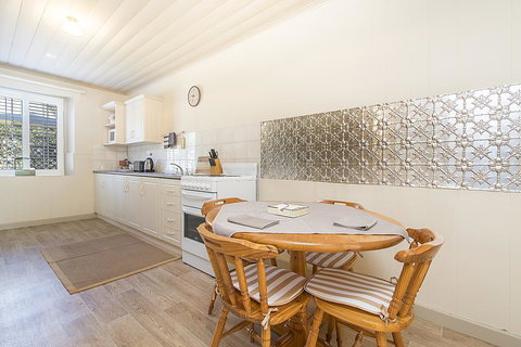 Stoneleigh Cottage Bed And Breakfast - Accommodation NSW 6