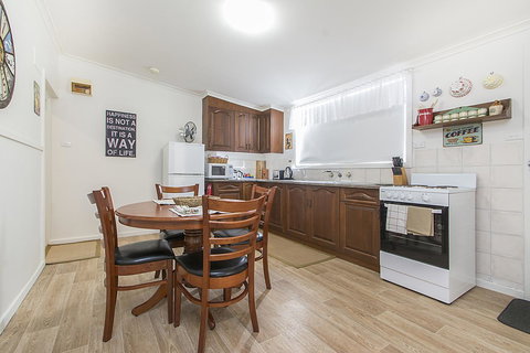 Stoneleigh Cottage Bed And Breakfast - Accommodation NSW 9