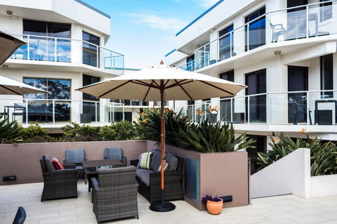 Bayview Beachfront Apartments, In Town Right On The Beach - Accommodation NSW 26
