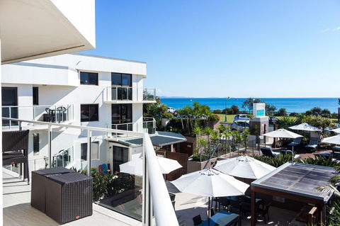Bayview Beachfront Apartments, In Town Right On The Beach - Accommodation NSW 15