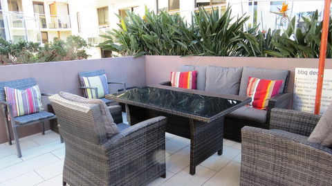 Bayview Beachfront Apartments, In Town Right On The Beach - Accommodation NSW 24