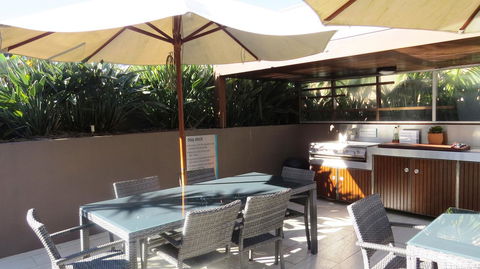 Bayview Beachfront Apartments, In Town Right On The Beach - Accommodation NSW 23