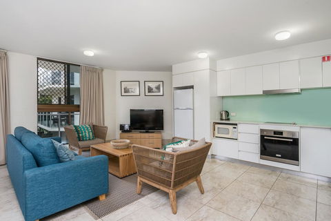 Bayview Beachfront Apartments, In Town Right On The Beach - Accommodation NSW 40