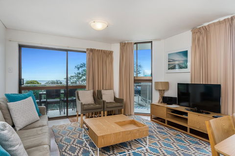 Bayview Beachfront Apartments, In Town Right On The Beach - Accommodation NSW 35
