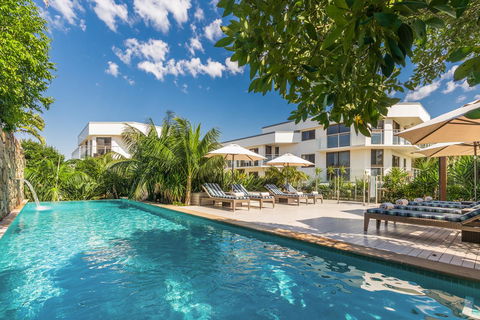Bayview Beachfront Apartments, In Town Right On The Beach - Accommodation NSW 6