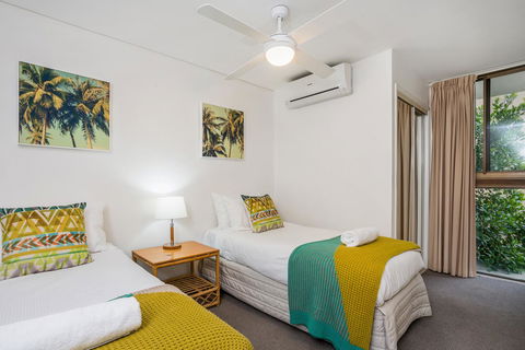 Bayview Beachfront Apartments, In Town Right On The Beach - Accommodation NSW 34