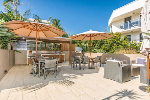 Bayview Beachfront Apartments, In Town Right On The Beach - Accommodation NSW 9