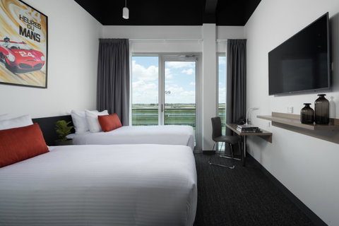 Rydges Pit Lane - Accommodation NSW 30