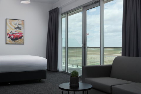 Rydges Pit Lane - Accommodation NSW 25